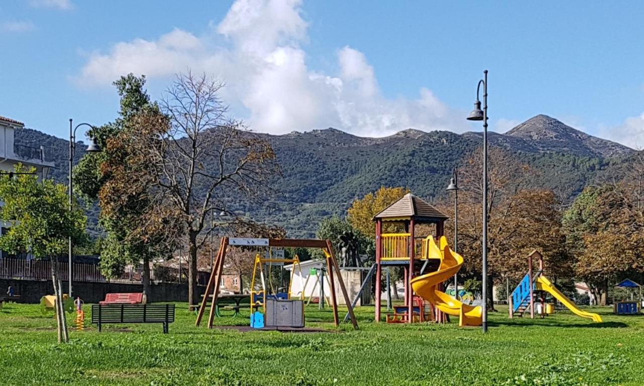 B&B Al Civico16 Guspini Buitenkant foto